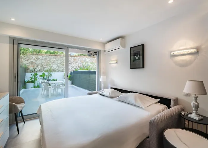 Charming Bright With Spacious Outdoor Area Lägenhet