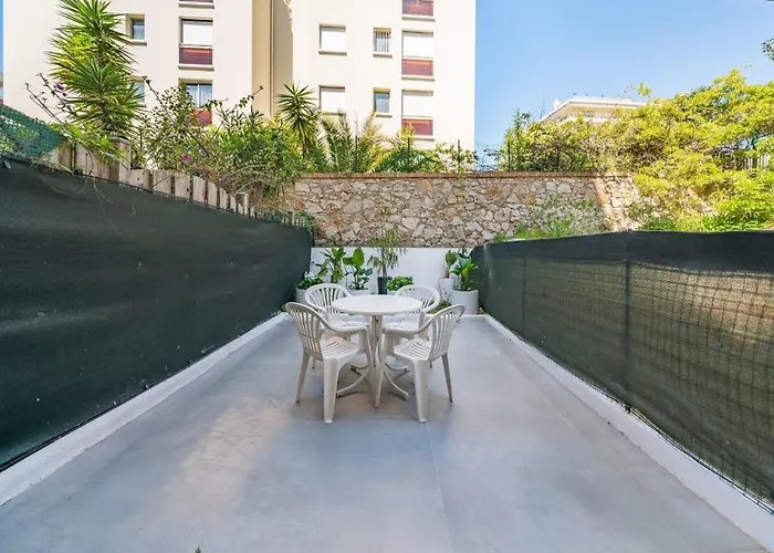 Charming Bright With Spacious Outdoor Area Apartment Cannes